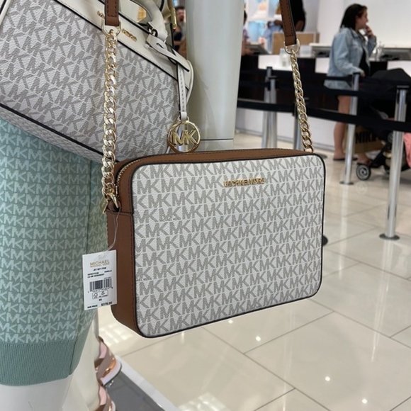 Michael Kors Jet Set Item Large East West Zip Crossbody Vanilla